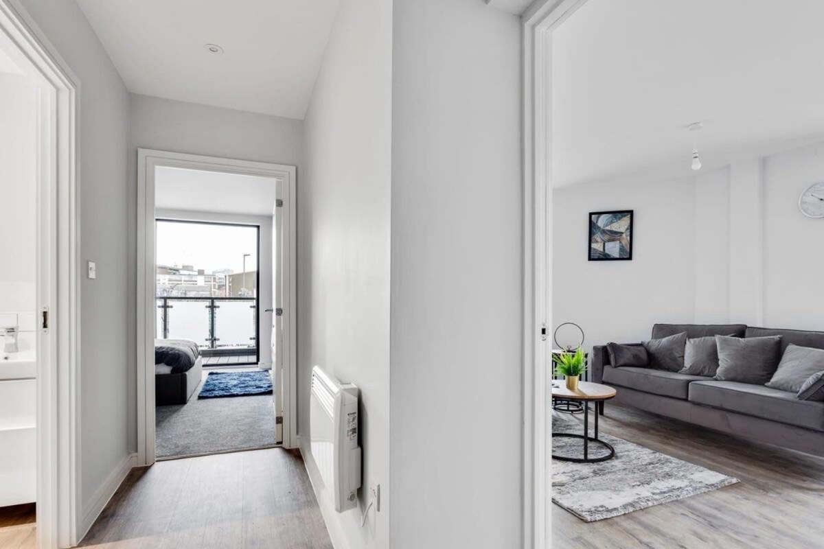 Fantastic 2 Bed 2 Bath In Apartment Birmingham