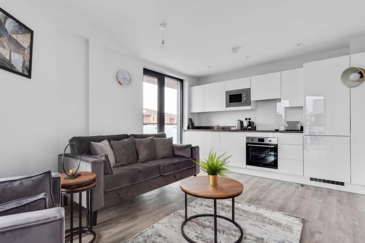 Apartment Fantastic 2 Bed 2 Bath In