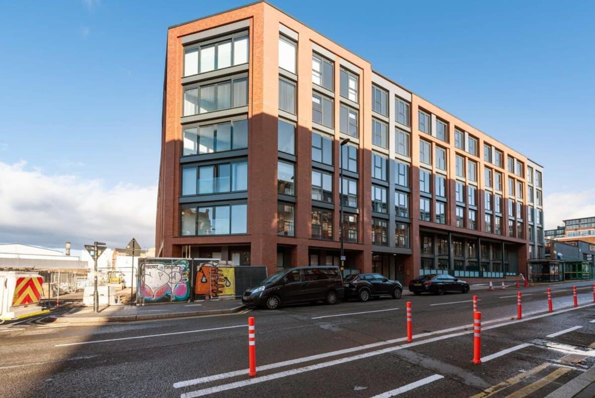 Apartment Fantastic 2 Bed 2 Bath In